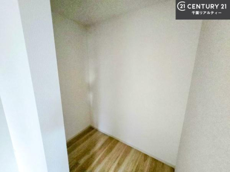 ���[ �E�H�[�N�C���N���[�[�b�g�t���ł��B��������̂��m���Ȃǂ����[���Ă��������ł��ˁI���ɂ���@�������ȂǋG�ߕ��̑傫�ȉƓd�����[�ł��܂��I