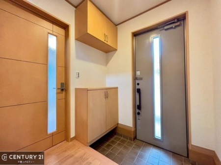 ���� �V���[�Y�{�b�N�X�t���Ȃ̂ŁA���ւ��Еt�����|�������₷���ł��I
�X�b�L���������ւŌ˂��J�����u�ԁA�������̂���S�n������Ԃ��o�}���Ă���܂��B