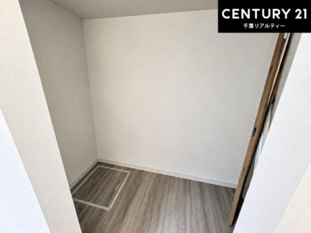 ���[ �E�H�[�N�C���N���[�[�b�g�t���ł��B��������̂��m���Ȃǂ����[���Ă��������ł��ˁI���ɂ���@�������ȂǋG�ߕ��̑傫�ȉƓd�����[�ł��܂��I