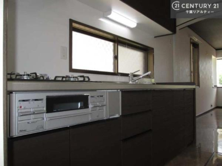 �L�b�`�� ��Ƃ����₷���V�X�e���L�b�`���ł��I���[���t���Ă���̂ŁA�����X�y�[�X�ɕ���u���Ȃ��čς݂܂��I
�L�X�g���āA���K�ɍ�Ƃ��ł��܂��I�y�������ʐ^�z