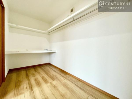 ���[ �E�H�[�N�C���N���[�[�b�g�t���ł��B��������̂��m���Ȃǂ����[���Ă��������ł��ˁI���ɂ���@�������ȂǋG�ߕ��̑傫�ȉƓd�����[�ł��܂��I