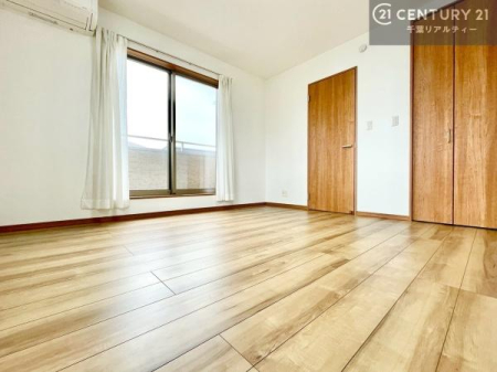 �Q�� �o���R�j�[�ɖʂ����m���́A�����Ղ�̗z�����������ޖ��邢��ԁB����̔����������Ɩ�����Q���Ƃ��Ă������߂ł��B���͐S�n�悢���ɕ�܂�Ȃ���C�����悭�ڊo�߂��܂��B