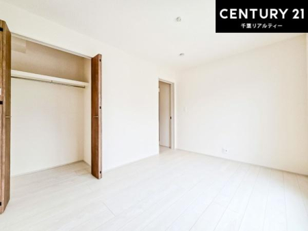 �m�� �g������̗ǂ��m���́A�Ƌ��C���e���A��z�u���₷���A���Ƒ����ꂼ��̋����Ƃ��Ċ��p�ł��܂��B������������ԂŁA�v���C�x�[�g�Ȏ��Ԃ��������߂����邨�����ł��B