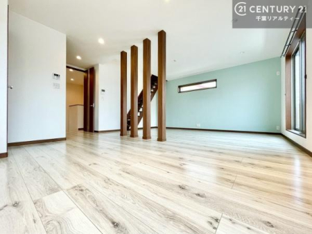 ���r���O �S�n�ǂ����r���O�͉Ƒ������R�ƏW�܂�܂��B�Ƒ��c�R�̎��Ԃ����������ł��B���Ƒ��ƁA����w�[���������Ԃ��߂��������ł��ˁB