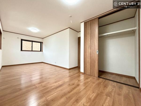 �m�� ���[�X�y�[�X���[���I�������X�b�L�����ڂ��鎖���ł��܂��ˁB
�Ƌ��I�΂Ȃ��V���v���ȃf�U�C���ׁ̈A�Ƌ��I�΂����C�ɓ���̋�ԍ�肪�ł������ł��ˁB