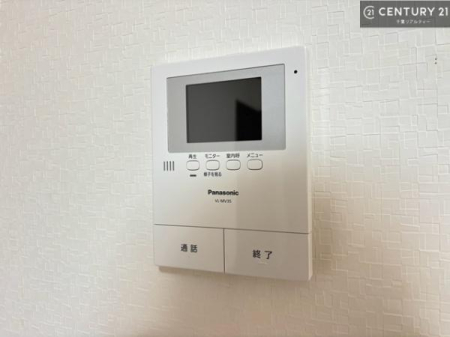 ���̑����� TV���j�^�[�t���C���^�[�z��������A�K��҂��f���Ŋm�F���Ă���Ή��ł��邽�߁A�h�Ɩʂ����S�ł��B���q�l�̂�����Ԏ��ɂ��S�����A���Ƒ��̈��S�E���S�ȕ�炵���T�|�[�g���܂��B
