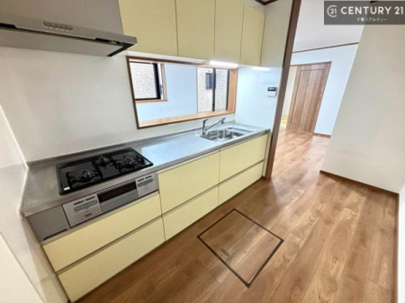 �L�b�`�� ��Ƃ����₷���V�X�e���L�b�`���ł��I���[���t���Ă���̂ŁA�����X�y�[�X�ɕ���u���Ȃ��čς݂܂��I
�L�X�g���āA���K�ɍ�Ƃ��ł��܂��I