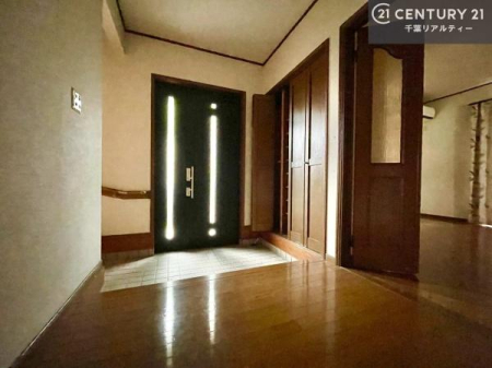 ���� �V���[�Y�{�b�N�X�t���Ȃ̂ŁA���ւ��Еt�����|�������₷���ł��I
�X�b�L���������ւŌ˂��J�����u�ԁA�������̂���S�n������Ԃ��o�}���Ă���܂��B