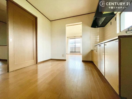 ���r���O �S�n�ǂ����r���O�͉Ƒ������R�ƏW�܂�܂��B�Ƒ��c�R�̎��Ԃ����������ł��B���Ƒ��ƁA����w�[���������Ԃ��߂��������ł��ˁB