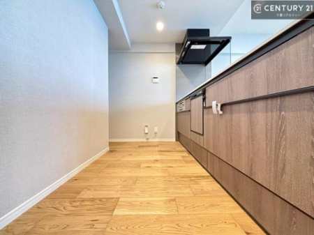 �L�b�`�� ��Ƃ肠�钲���X�y�[�X�ō�Ƃ����₷�����K�ȃL�b�`���ł��I
���q�l�ƈꏏ�ɂ��َq������y���߂�L�X�X�y�[�X�ł��B�y�����������ԂɂȂ肻���ł��ˁI