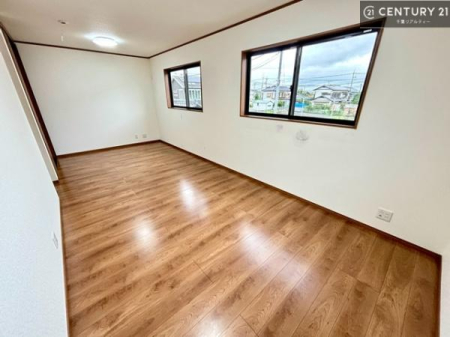 �m�� �V���v���Ƀf�U�C������Ă��邽�߁A�Ƌ��I�т܂���I
���C�ɓ���̉Ƌ��u���Ă��낰���Ԃ���邱�Ƃ��ł��܂��B
