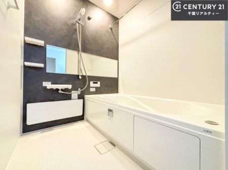 ���� �������������l�̕��͋C�̃o�X���[���́A�����o�Ă��ăo�X�^�C�����[���I
���d���撣���Ă��邲�J���ɂ��D�݂̍���̓����܂����āA�y����ł݂Ă͂������ł��傤���H
