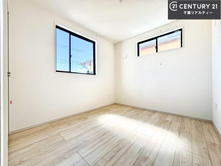 �q������ �V���v���Ƀf�U�C������Ă��邽�߁A�Ƌ��I�т܂���I
���C�ɓ���̉Ƌ��u���Ă��낰���Ԃ���邱�Ƃ��ł��܂��B