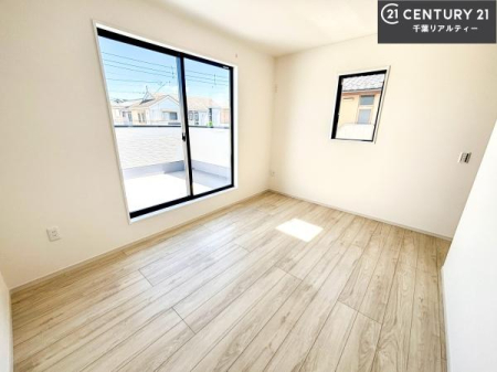 �m�� �o���R�j�[�ɖʂ��Ă���m���ł��B���邭�����肪����A���C����������ł��܂��I���N���āA�O�ɏo�Ĕw�L�т����[�ċz�����ǂ������}������邱�Ƃ��ł��܂��B