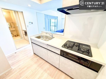 �L�b�`�� ��Ƃ肠�钲���X�y�[�X�ō�Ƃ����₷�����K�ȃL�b�`���ł��I
���q�l�ƈꏏ�ɂ��َq������y���߂�L�X�X�y�[�X�ł��B�y�����������ԂɂȂ肻���ł��ˁI