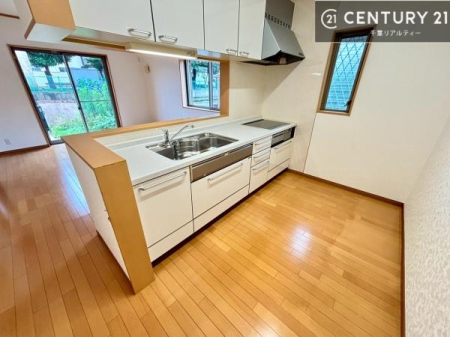 �L�b�`�� ���[�X�y�[�X���L�x�ŁA�����X�y�[�X���X�b�L���ƕЕt���Ђ�`�����p�ł��܂��I
���K�ɍ�Ƃ��ł��A�Ǝ��̌����A�b�v�I�����̗���������܂��I