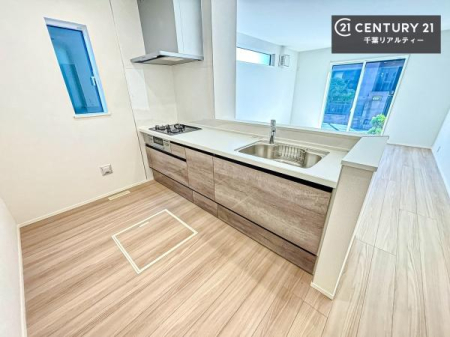 �L�b�`�� ��Ƃ肠�钲���X�y�[�X�ō�Ƃ����₷�����K�ȃL�b�`���ł��I
���q�l�ƈꏏ�ɂ��َq������y���߂�L�X�X�y�[�X�ł��B�y�����������ԂɂȂ肻���ł��ˁI