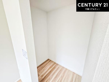 ���[ �E�H�[�N�C���N���[�[�b�g�t���ł��B��������̂��m���Ȃǂ����[���Ă��������ł��ˁI���ɂ���@�������ȂǋG�ߕ��̑傫�ȉƓd�����[�ł��܂��I