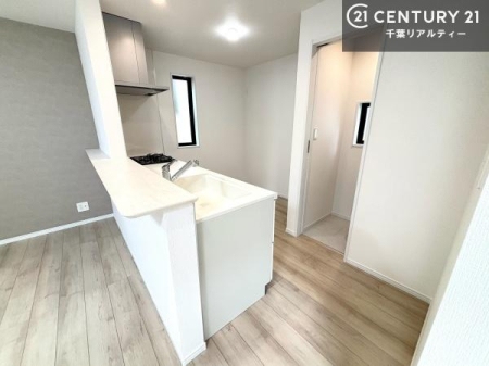 �L�b�`�� ���[�X�y�[�X���L�x�ŁA�����X�y�[�X���X�b�L���ƕЕt���Ђ�`�����p�ł��܂��I
���K�ɍ�Ƃ��ł��A�Ǝ��̌����A�b�v�I�����̗���������܂��I