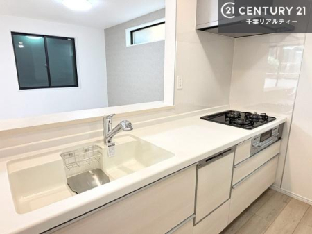 �L�b�`�� ���[�͂̍����V�X�e���L�b�`���ŁA��������H�����������Еt���A�L�X�Ƃ�����Ԃŉ��K�ɗ������y���߂܂��B
