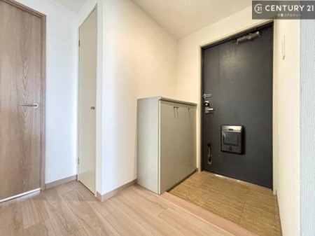 ���� �V���[�Y�{�b�N�X�t���Ȃ̂ŁA���ւ��Еt�����|�������₷���ł��I
�X�b�L���������ւŌ˂��J�����u�ԁA�������̂���S�n������Ԃ��o�}���Ă���܂��B