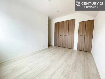 �m�� ���[�X�y�[�X�����Ă��܂��I�������X�b�L�����ڂ��鎖���ł��܂��ˁB
�Ƌ��I�΂Ȃ��V���v���ȃf�U�C���ׁ̈A�Ƌ��I�΂����C�ɓ���̋�ԍ�肪�ł������ł��ˁB