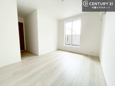 �q������ �����炽���Ղ��������A���ʂ����ǍD�Ȃ��߁A���K�ɉ߂������Ԃł��B
�q�ǂ������Ƃ��Ă��œK�ŁA�w�K�X�y�[�X��V�я�Ƃ��Ă����p�ł��܂��B