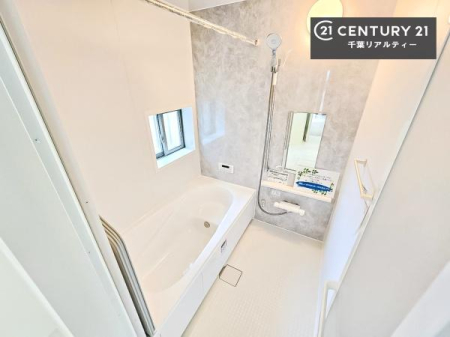 ���� �������������l�̕��͋C�̃o�X���[���́A�����o�Ă��ăo�X�^�C�����[���I
���d���撣���Ă��邲�J���ɂ��D�݂̍���̓����܂����āA�y����ł݂Ă͂������ł��傤���H