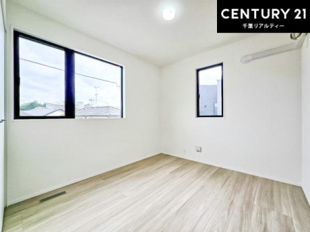 �m�� �V���v���Ƀf�U�C������Ă��邽�߁A�Ƌ��I�т܂���I
���C�ɓ���̉Ƌ��u���Ă��낰���Ԃ���邱�Ƃ��ł��܂��B