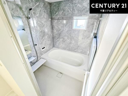 ���� �������������l�̕��͋C�̃o�X���[���́A�����o�Ă��ăo�X�^�C�����[���I
���d���撣���Ă��邲�J���ɂ��D�݂̍���̓����܂����āA�y����ł݂Ă͂������ł��傤���H