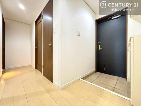 ���� �������������͋C�ŁA�Z�܂��̑���ۂ���i�ɉ��o���錺�ցB��Ƃ�̂����ԂŁA���Ƒ���Q�X�g��S�n�悭�}������܂��B