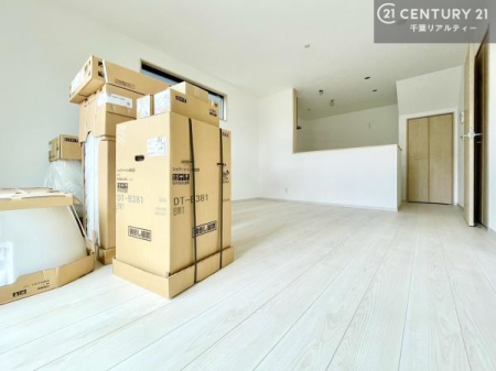 ���r���O �D�����z���܂肪���r���O����ł���ċ��S�n�̗ǂ���Ԃ����o���Ă���܂��I
���났�̎��Ԃ��߂����܂��I