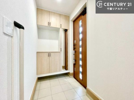 ���� �V���[�Y�{�b�N�X�t���Ȃ̂ŁA���ւ��Еt�����|�������₷���ł��I
�X�b�L���������ւŌ˂��J�����u�ԁA�������̂���S�n������Ԃ��o�}���Ă���܂��B