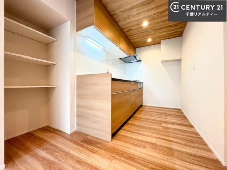 �L�b�`�� ���[�X�y�[�X���L�x�ŁA�����X�y�[�X���X�b�L���ƕЕt���Ђ�`�����p�ł��܂��I
���K�ɍ�Ƃ��ł��A�Ǝ��̌����A�b�v�I�����̗���������܂��I