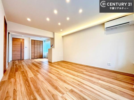 ���r���O �D�����z���܂肪���r���O����ł���ċ��S�n�̗ǂ���Ԃ����o���Ă���܂��I
���났�̎��Ԃ��߂����܂��I
