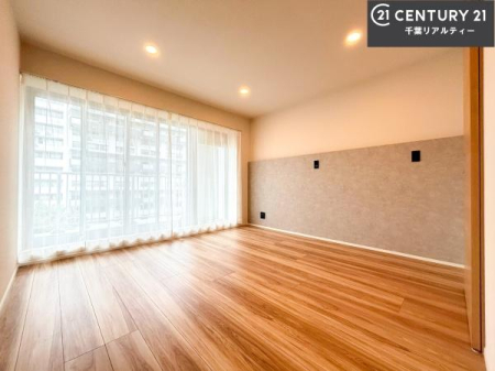 �m�� �o���R�j�[�ɖʂ��Ă���m���ł��B���邭�����肪����A���C����������ł��܂��I���N���āA�O�ɏo�Ĕw�L�т����[�ċz�����ǂ������}������邱�Ƃ��ł��܂��B