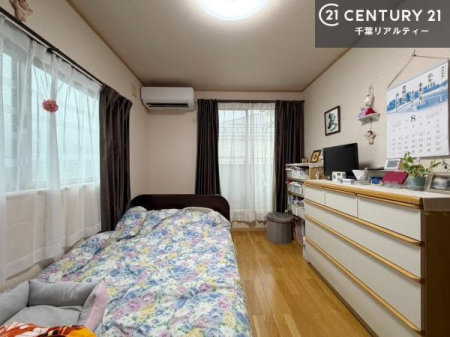 �q������ �����炽���Ղ��������A���ʂ����ǍD�Ȃ��߁A���K�ɉ߂������Ԃł��B
�q�ǂ������Ƃ��Ă��œK�ŁA�w�K�X�y�[�X��V�я�Ƃ��Ă����p�ł��܂��B