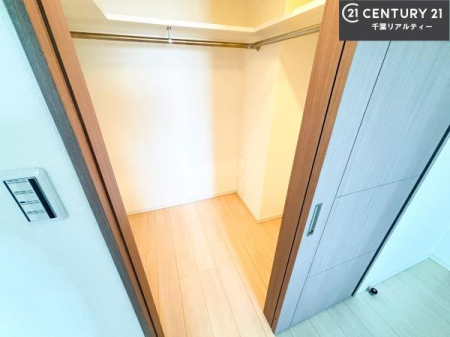 ���[ �E�H�[�N�C���N���[�[�b�g�t���ł��B��������̂��m���Ȃǂ����[���Ă��������ł��ˁI���ɂ���@�������ȂǋG�ߕ��̑傫�ȉƓd�����[�ł��܂��I