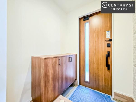 ���� �V���[�Y�{�b�N�X�t���B���ւ��Еt�����|�������₷���ł��I
�X�b�L���������ւŌ˂��J�����u�ԁA�������̂���S�n������Ԃ��o�}���Ă���܂��B
