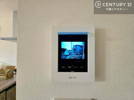 ���̑� TV���j�^�[�t�C���^�[�t�H���������B���K�҂̊���m�F���Ă���Ή��ł��邽�߁A�h�Ɩʂɂ��z�����ꂽ���S�̐ݔ��ł��B
