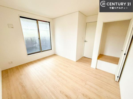 �m�� �o���R�j�[�ɖʂ��Ă���m���ł��B���邭�����肪����A���C����������ł��܂��I���N���āA�O�ɏo�Ĕw�L�т����[�ċz�����ǂ������}������邱�Ƃ��ł��܂��B