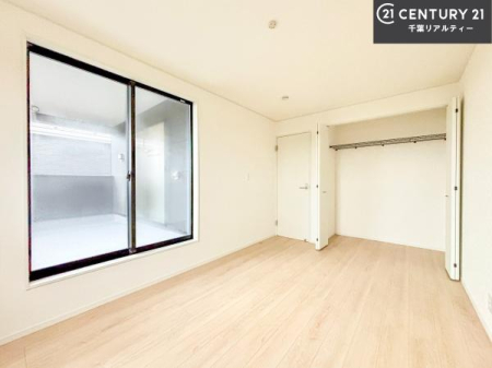 �m�� �o���R�j�[�ɖʂ��Ă���m���ł��B���邭�����肪����A���C����������ł��܂��I���N���āA�O�ɏo�Ĕw�L�т����[�ċz�����ǂ������}������邱�Ƃ��ł��܂��B