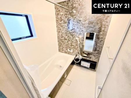 ���� �������������l�̕��͋C�̃o�X���[���́A�����o�Ă��ăo�X�^�C�����[���I
���d���撣���Ă��邲�J���ɂ��D�݂̍���̓����܂����āA�y����ł݂Ă͂������ł��傤���H
