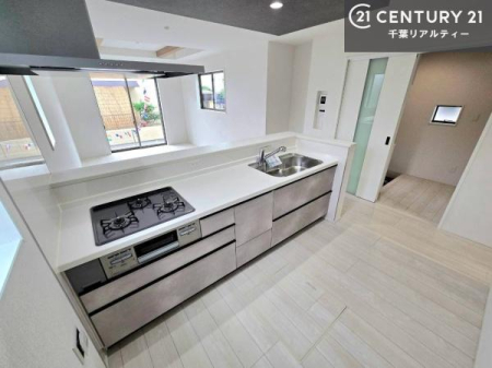 �L�b�`�� ���[�X�y�[�X���L�x�ŁA�����X�y�[�X���X�b�L���ƕЕt���Ђ�`�����p�ł��܂��I
���K�ɍ�Ƃ��ł��A�Ǝ��̌����A�b�v�I�����̗���������܂��I