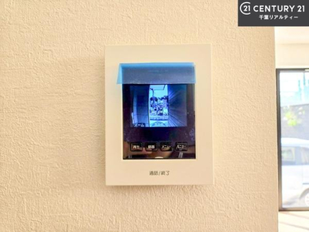 ���̑����� TV���j�^�[�t���C���^�[�z��������A�K��҂��f���Ŋm�F���Ă���Ή��ł��邽�߁A�h�Ɩʂ����S�ł��B���q�l�̂�����Ԏ��ɂ��S�����A���Ƒ��̈��S�E���S�ȕ�炵���T�|�[�g���܂��B