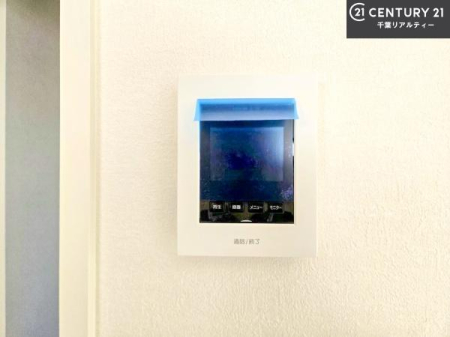 ���̑����� TV���j�^�[�t���C���^�[�z��������A�K��҂��f���Ŋm�F���Ă���Ή��ł��邽�߁A�h�Ɩʂ����S�ł��B���q�l�̂�����Ԏ��ɂ��S�����A���Ƒ��̈��S�E���S�ȕ�炵���T�|�[�g���܂��B