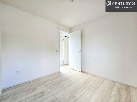 �m�� �V���v���Ƀf�U�C������Ă��邽�߁A�Ƌ��I�т܂���I
���C�ɓ���̉Ƌ��u���Ă��낰���Ԃ���邱�Ƃ��ł��܂��B