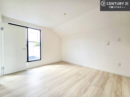 �m�� �o���R�j�[�ɖʂ��Ă���m���ł��B���邭�����肪����A���C����������ł��܂��I���N���āA�O�ɏo�Ĕw�L�т����[�ċz�����ǂ������}������邱�Ƃ��ł��܂��B