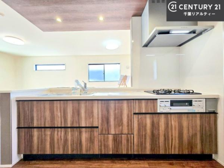 �L�b�`�� ���[�X�y�[�X���L�x�ŁA�����X�y�[�X���X�b�L���ƕЕt���Ђ�`�����p�ł��܂��I
���K�ɍ�Ƃ��ł��A�Ǝ��̌����A�b�v�I�����̗���������܂��I