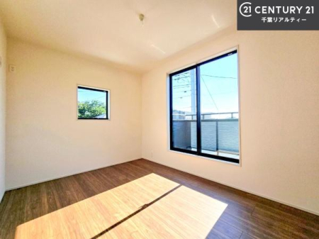 �m�� �o���R�j�[�ɖʂ��Ă���m���ł��B���邭�����肪����A���C����������ł��܂��I���N���āA�O�ɏo�Ĕw�L�т����[�ċz�����ǂ������}������邱�Ƃ��ł��܂��B